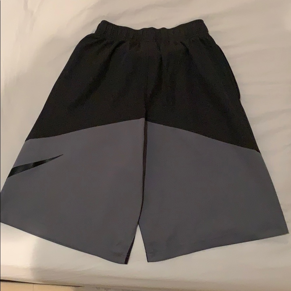 BOYS NIKE BASKETBALL DRI-FIT SHORTS- MINT! - Picture 4 of 9